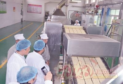 诚信经营 做好安全食品——河南省漯河市临颍县南街村食品生产企业发展纪实